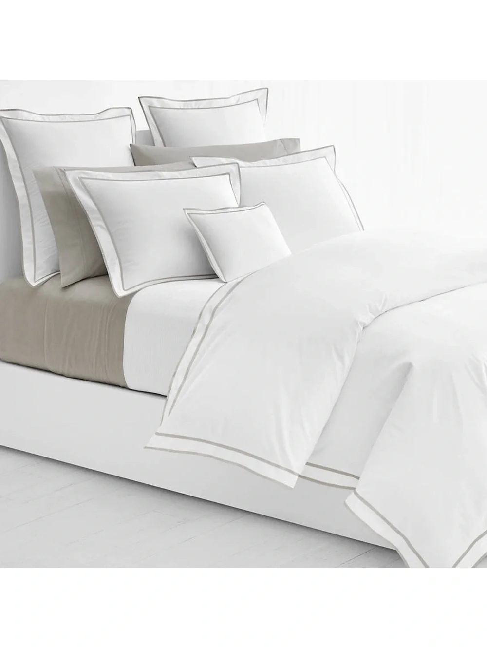 Lauren Ralph Lauren Spencer Duvet Cover in White/Soft Grey, Queen NEW w/Tag $335